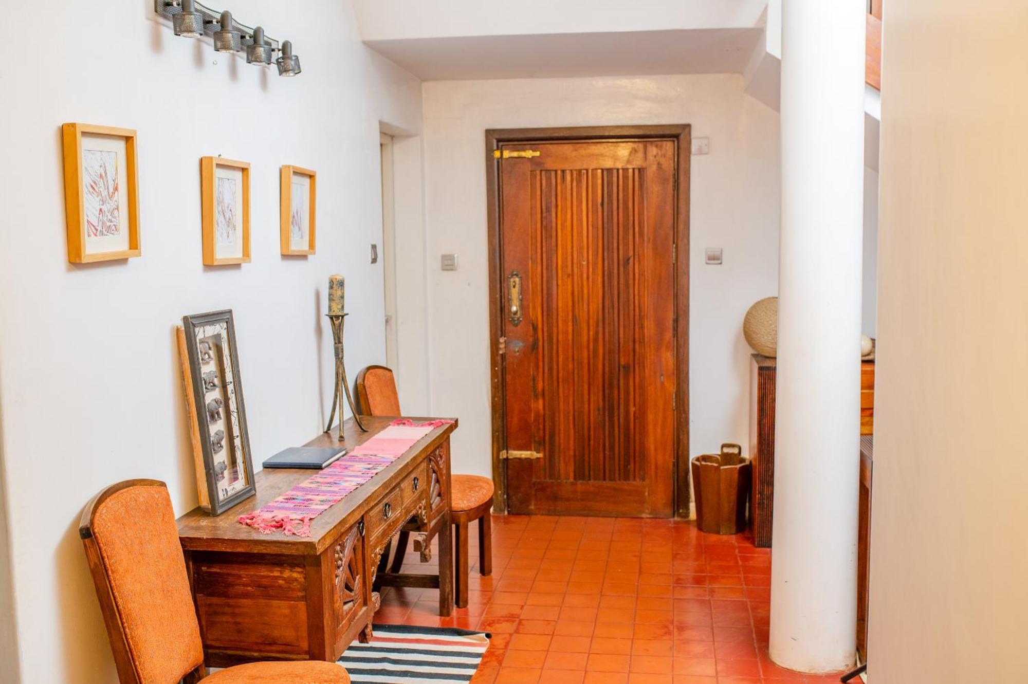 Отель Zereniti House Muyaka Экстерьер фото