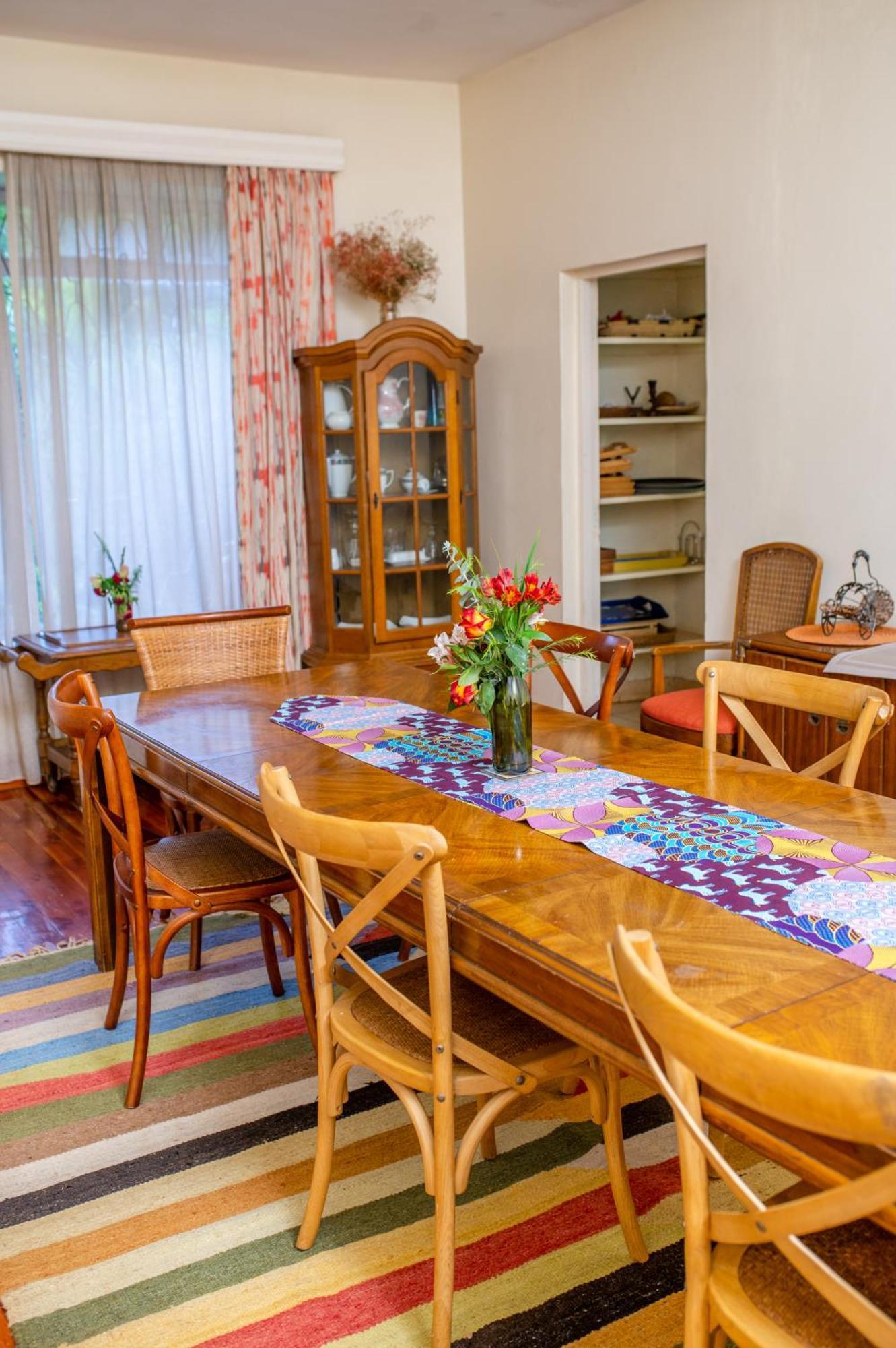 Отель Zereniti House Muyaka Экстерьер фото