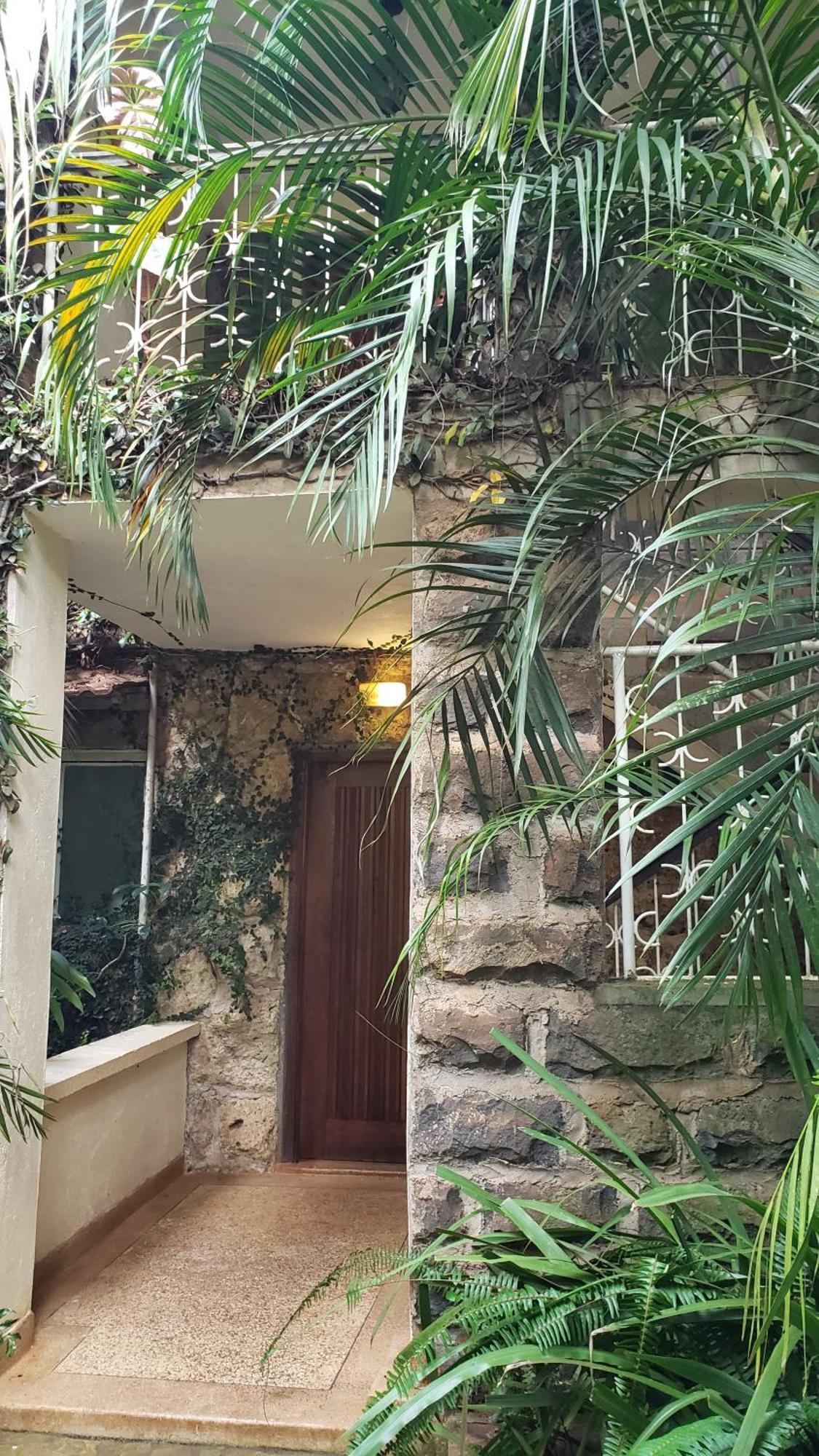 Отель Zereniti House Muyaka Экстерьер фото