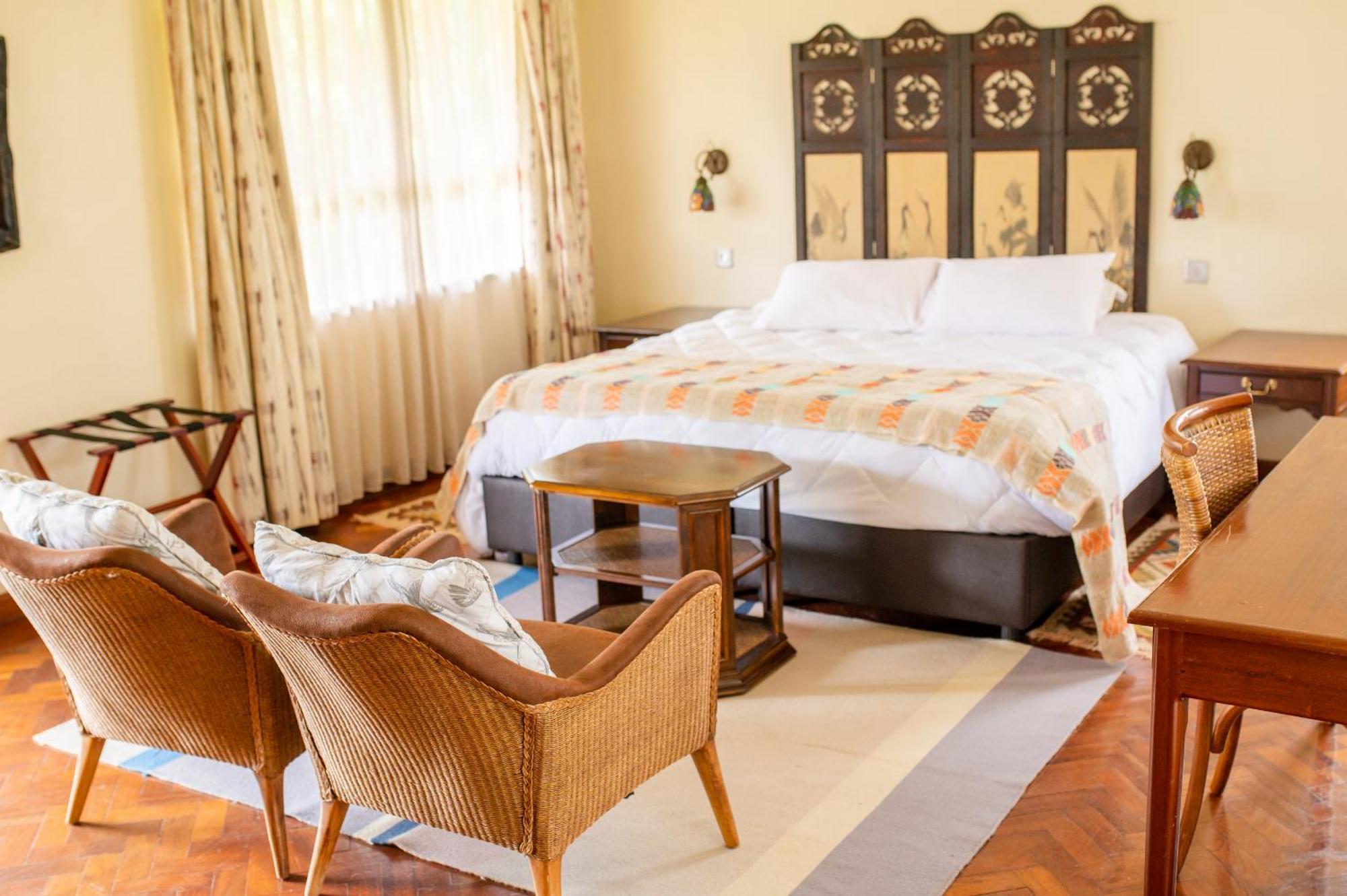 Отель Zereniti House Muyaka Экстерьер фото