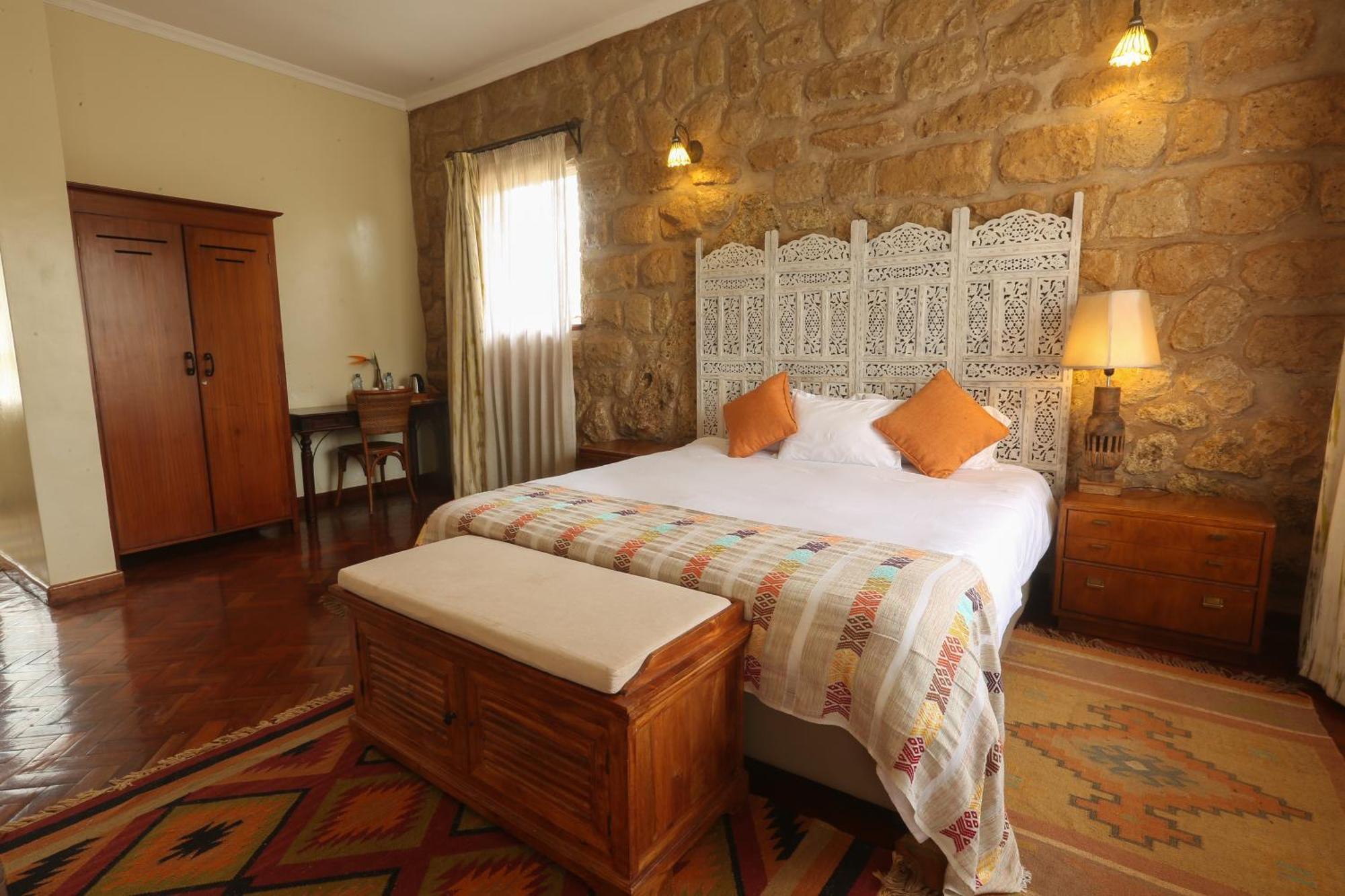 Отель Zereniti House Muyaka Экстерьер фото