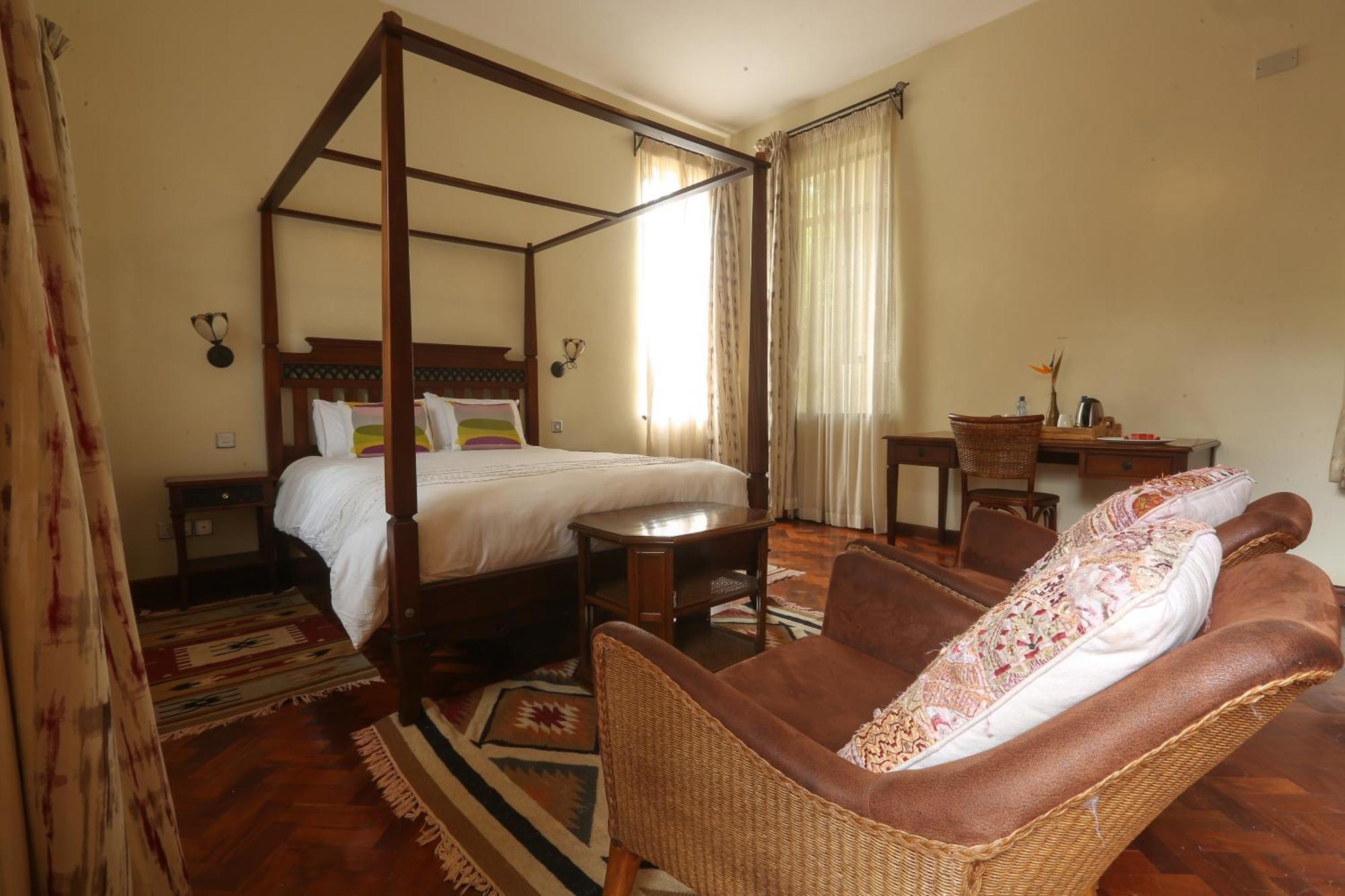 Отель Zereniti House Muyaka Экстерьер фото