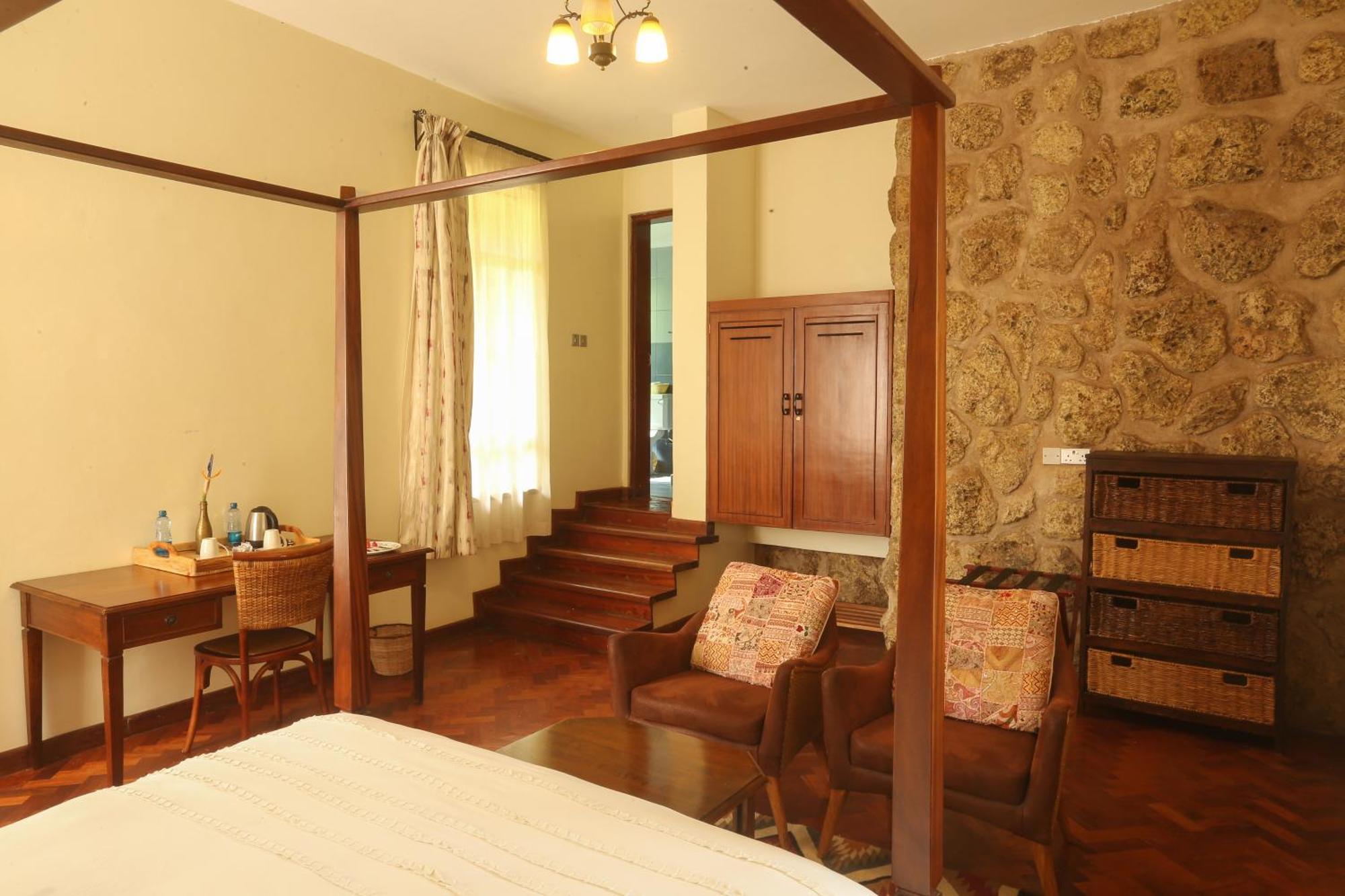Отель Zereniti House Muyaka Экстерьер фото