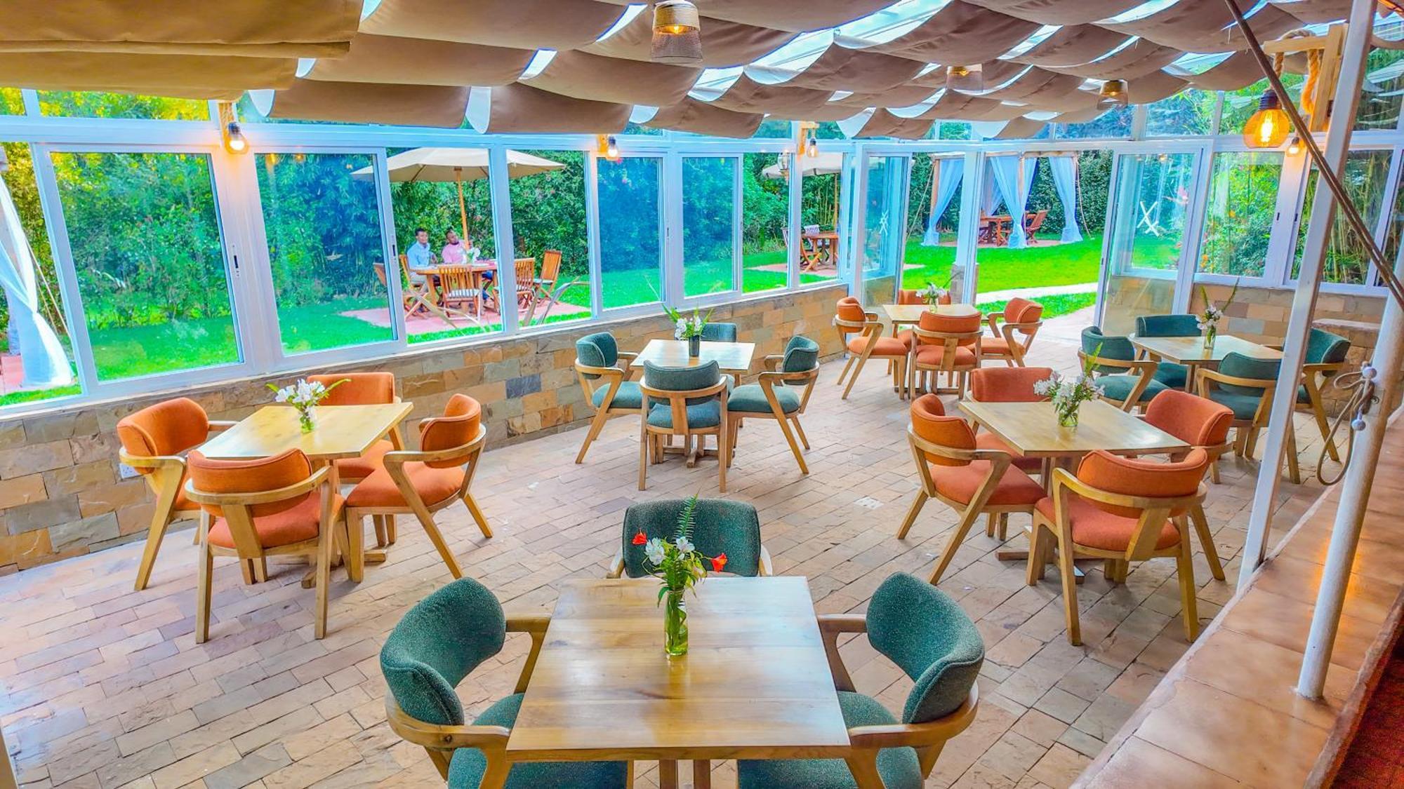 Отель Zereniti House Muyaka Экстерьер фото